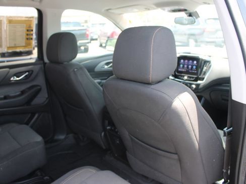 Used 2020 Chevrolet Traverse LT FWD image 33