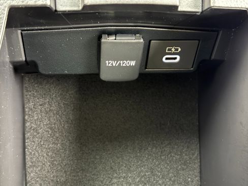 Used 2026 Toyota Corolla Cross LE image 19