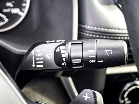 Used 2025 Nissan Rogue S image 21