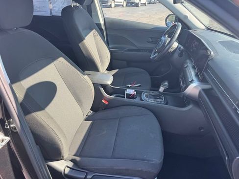 Used 2025 Hyundai Kona SEL FWD image 14
