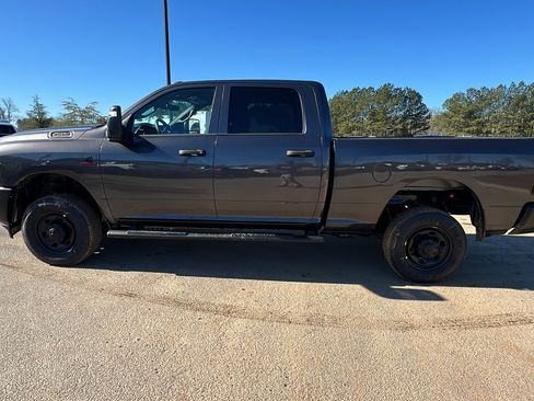 Used 2026 RAM 2500 Tradesman AWD/4WD image 11