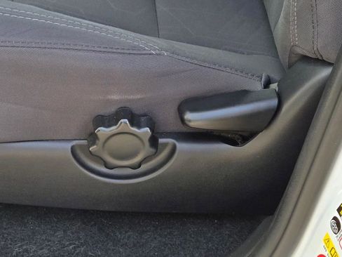 Used 2019 Toyota Tacoma TRD Sport AWD/4WD image 14