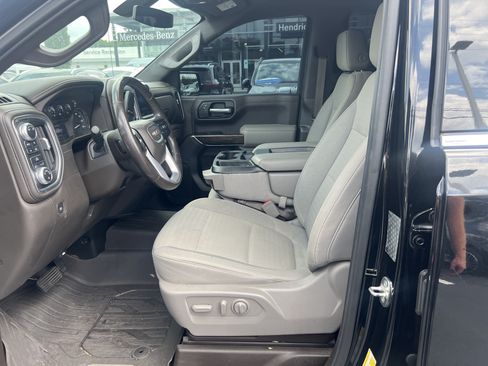 Used 2019 GMC Sierra 1500 SLE w/ SLE Value Package AWD/4WD image 16