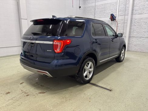 Used 2017 Ford Explorer XLT w/ Equipment Group 202A image 3