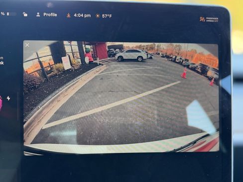 Used 2023 Tesla Model 3 Standard Range image 49