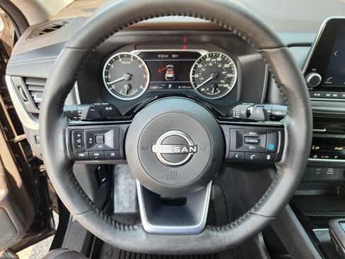 Certified 2023 Nissan Rogue SV w/ SV Premium B Package AWD/4WD image 9