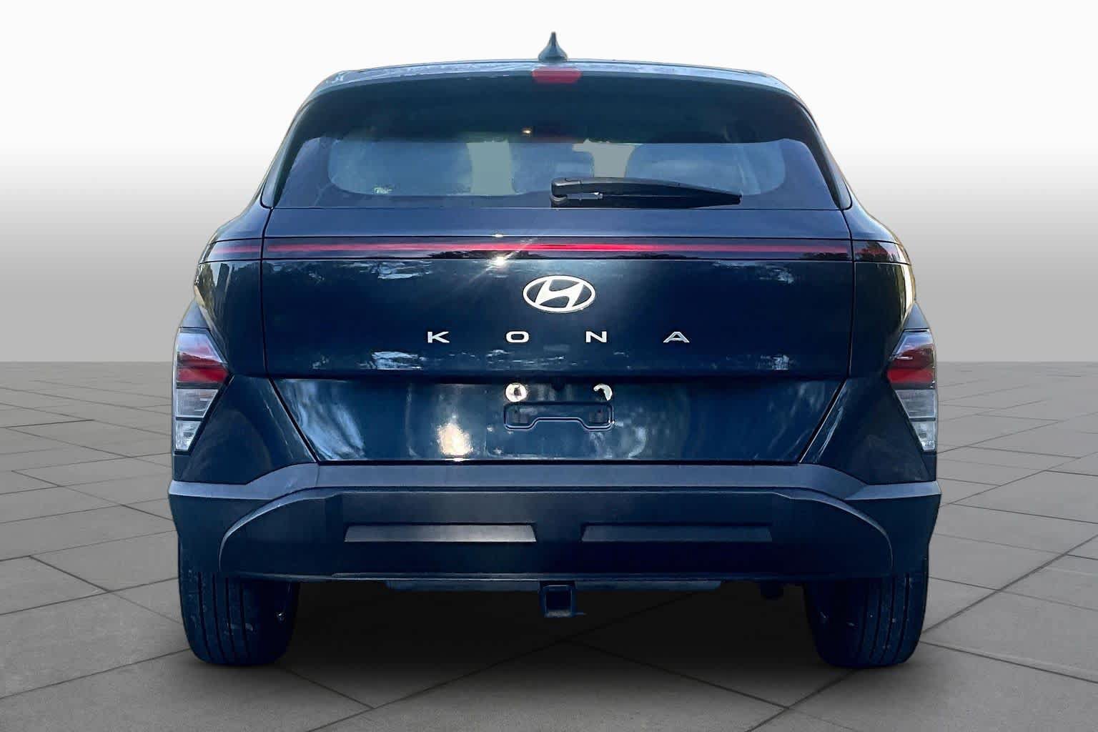 Used 2025 Hyundai Kona SE FWD image 5