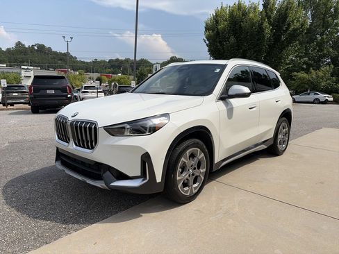 Used 2024 BMW X1 xDrive28i w/ Convenience Package AWD/4WD image 4