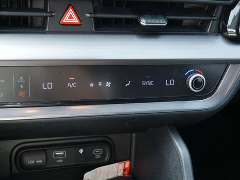 Used 2023 Kia Sportage EX AWD/4WD image 25