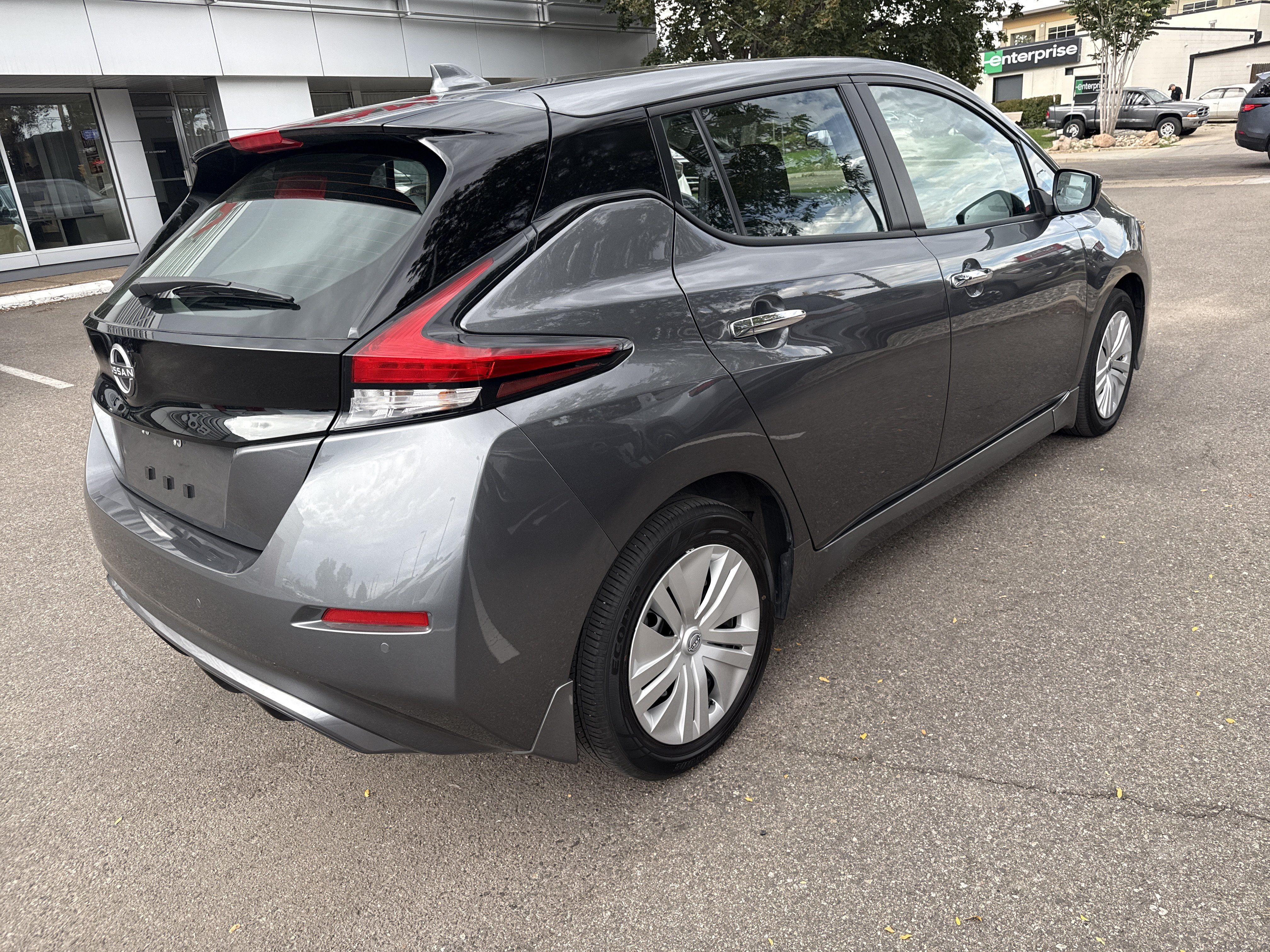 Certified 2025 Nissan Leaf S FWD image 7