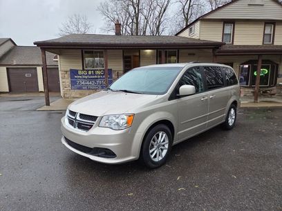 Used 2016 Dodge Grand Caravan SXT w/ Rear Park Assist Package