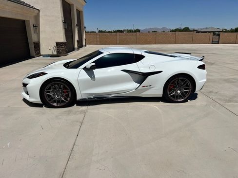 Used 2023 Chevrolet Corvette Z06 w/ Engine Appearance Package RWD image 6