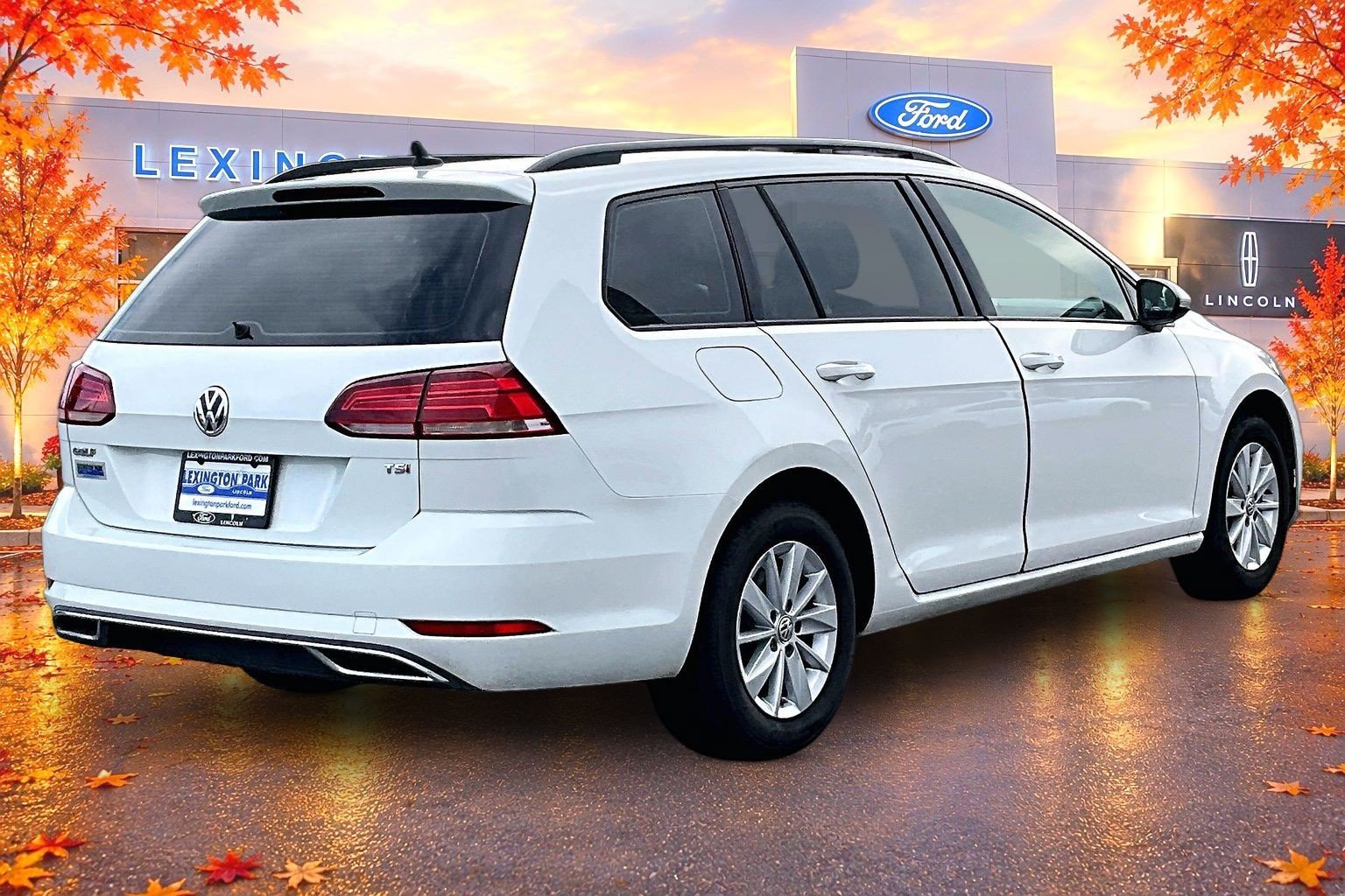 Used 2018 Volkswagen Golf S FWD image 5