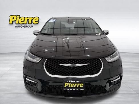 Used 2023 Chrysler Pacifica Limited FWD image 8