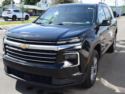 Used 2026 Chevrolet Traverse LT AWD/4WD image 4