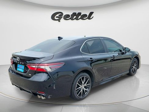 Used 2024 Toyota Camry SE w/ Convenience Package FWD image 5