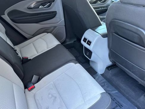 Used 2024 GMC Terrain SLE FWD image 18