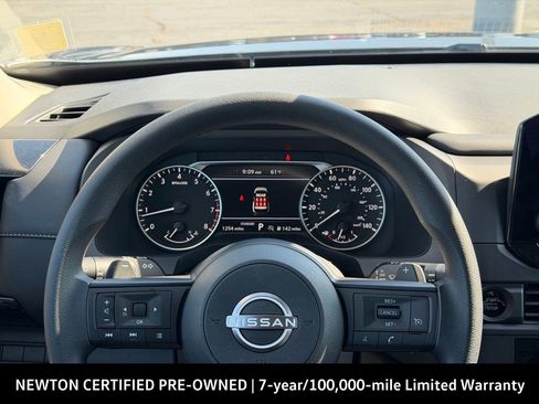 Used 2025 Nissan Pathfinder S FWD image 35