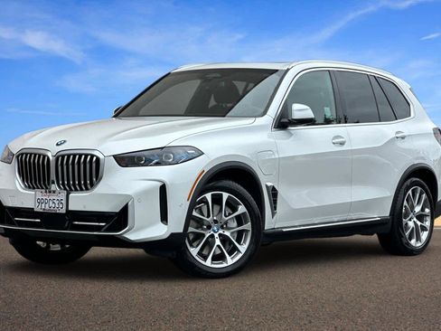 Used 2025 BMW X5 xDrive50e image 1