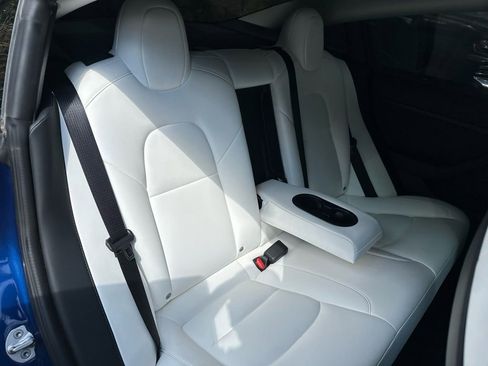 Used 2022 Tesla Model 3 Performance image 40