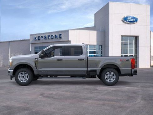 New 2026 Ford F250 XLT w/ FX4 Off-Road Package image 3