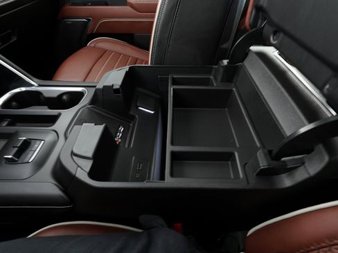 Used 2025 GMC Sierra 3500 Denali Ultimate image 30