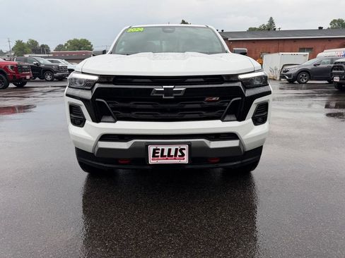 Used 2024 Chevrolet Colorado Z71 w/ Z71 Convenience Package 2 AWD/4WD image 2