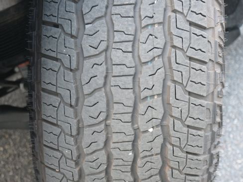 Used 2026 GMC Yukon AT4 AWD/4WD image 12