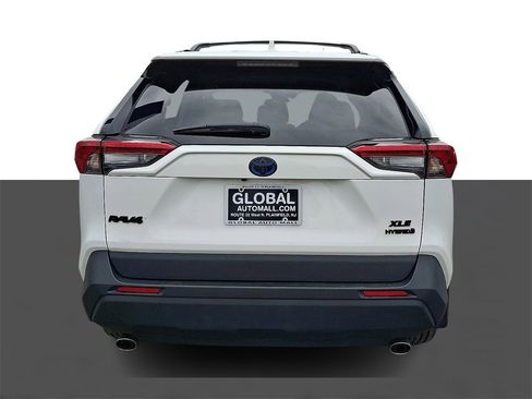Used 2022 Toyota RAV4 XLE image 6