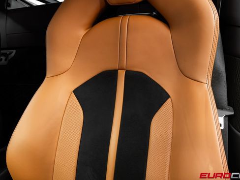 Used 2021 Ferrari F8 Tributo RWD image 44