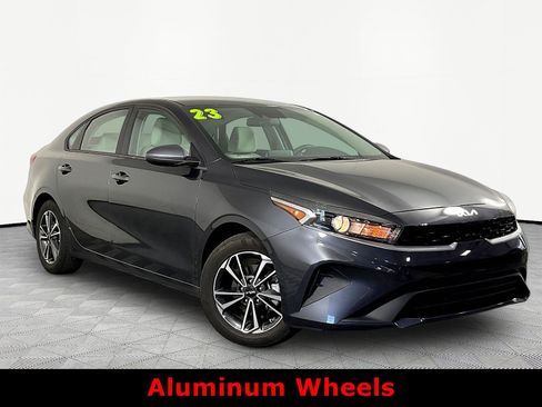 Used 2023 Kia Forte LXS FWD image 3