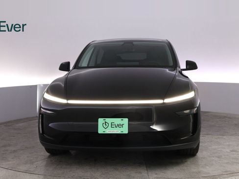Used 2026 Tesla Model Y 2WD image 12