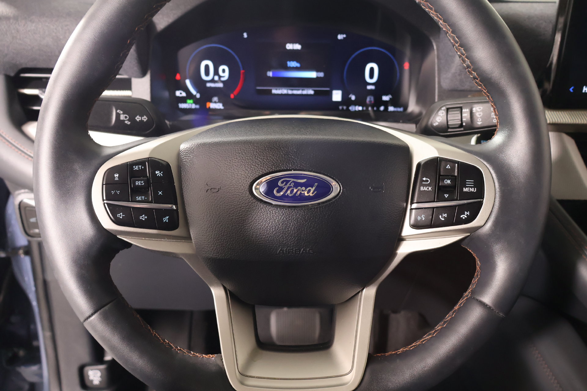 Used 2025 Ford Explorer Active w/ Active Comfort Package AWD/4WD image 3