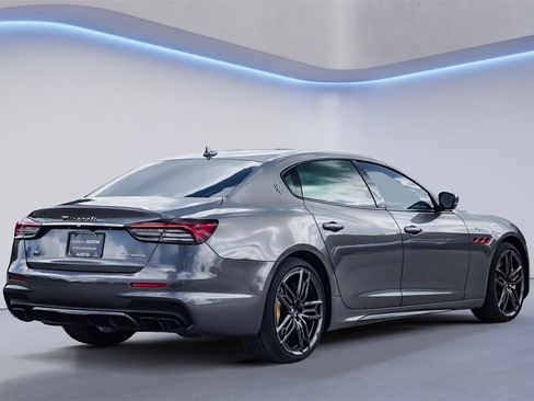 Certified 2022 Maserati Quattroporte Trofeo image 6