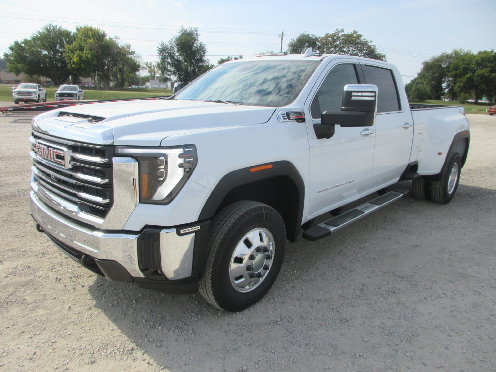 New 2026 GMC Sierra 3500 SLT w/ SLT Premium Package AWD/4WD image 10