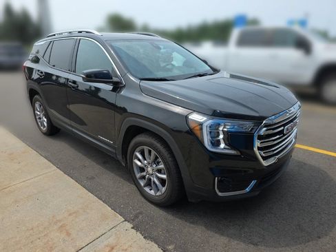 Used 2024 GMC Terrain SLT AWD/4WD image 3