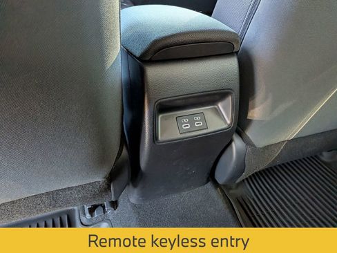 Used 2025 Toyota Corolla LE image 25