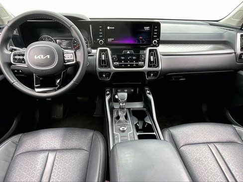 Certified 2022 Kia Sorento S w/ Panoramic Sunroof Package image 15