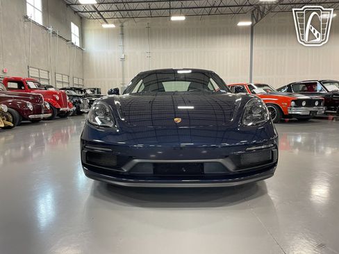 Used 2021 Porsche 718 Cayman GT4 image 6