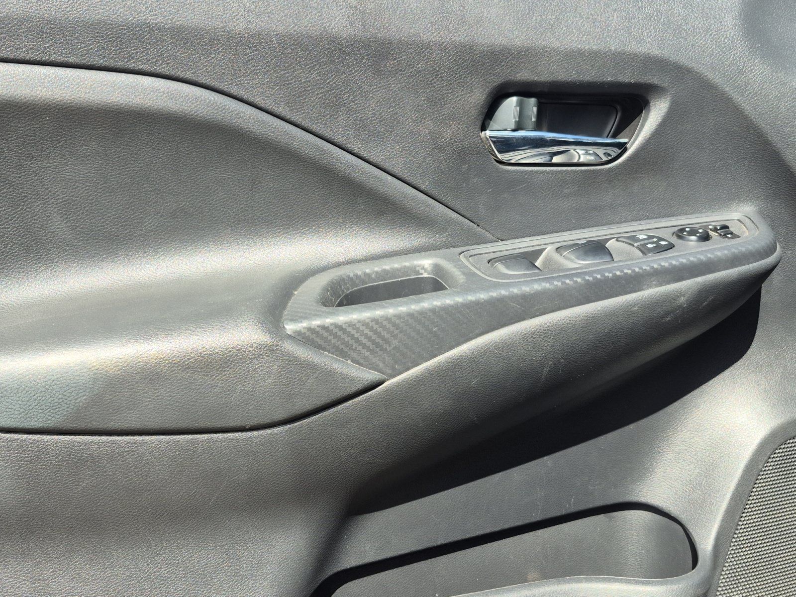 Used 2024 Nissan Versa SV FWD image 14