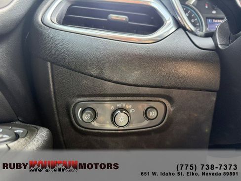 Used 2021 Chevrolet Equinox LT AWD/4WD image 17