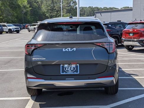 New 2026 Kia Sportage EX FWD image 4