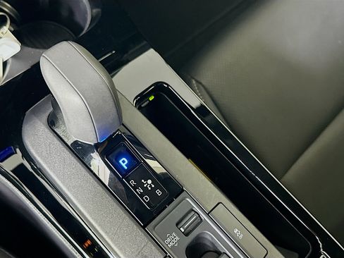 Used 2025 Toyota Prius XLE FWD image 24