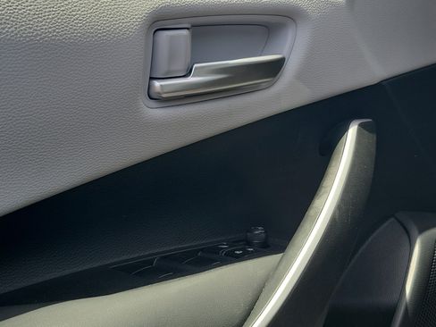 Used 2025 Toyota Corolla SE FWD image 18