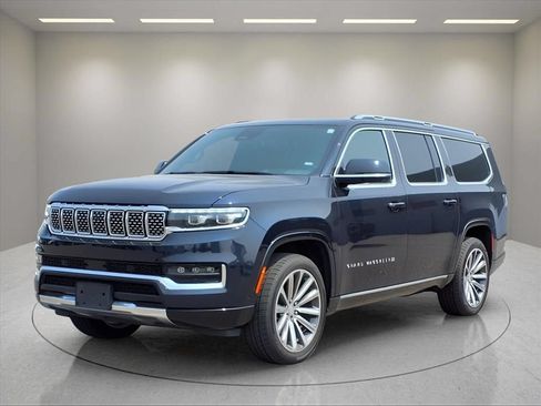 Used 2023 Jeep Grand Wagoneer L Series II AWD/4WD image 3