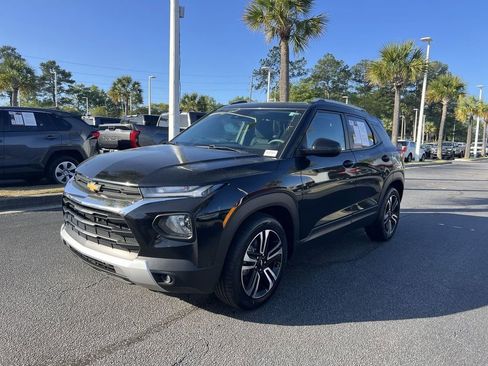 Used 2023 Chevrolet TrailBlazer LT w/ Convenience Package FWD image 4