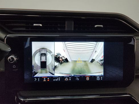 Used 2024 GMC Sierra 3500 AT4 w/ AT4 Premium Plus Package image 23