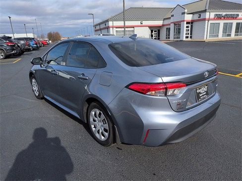 Used 2025 Toyota Corolla LE image 4