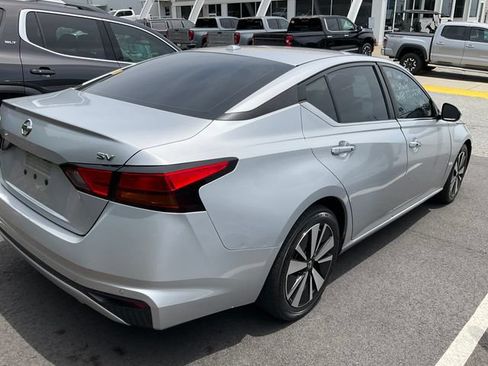 Used 2021 Nissan Altima 2.5 SV FWD image 6