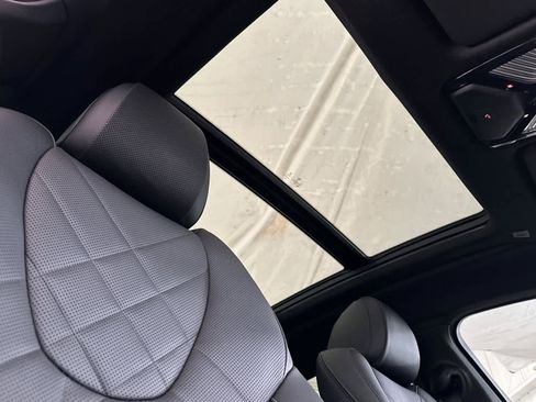 Used 2023 BMW X6 xDrive40i w/ M Sport Package image 17